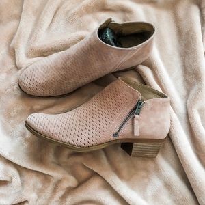 Lucky Brand Brielley booties